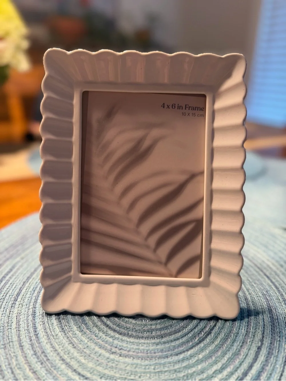Stylish Scalloped WhitePhoto Frame, 4”x6”, NIB-